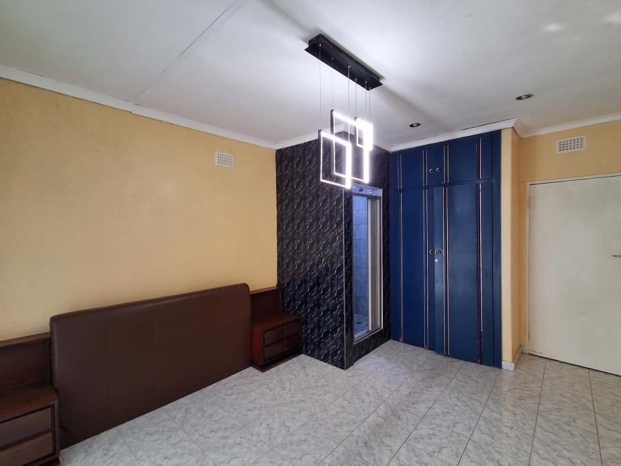5 Bedroom Property for Sale in Manzil Park North West